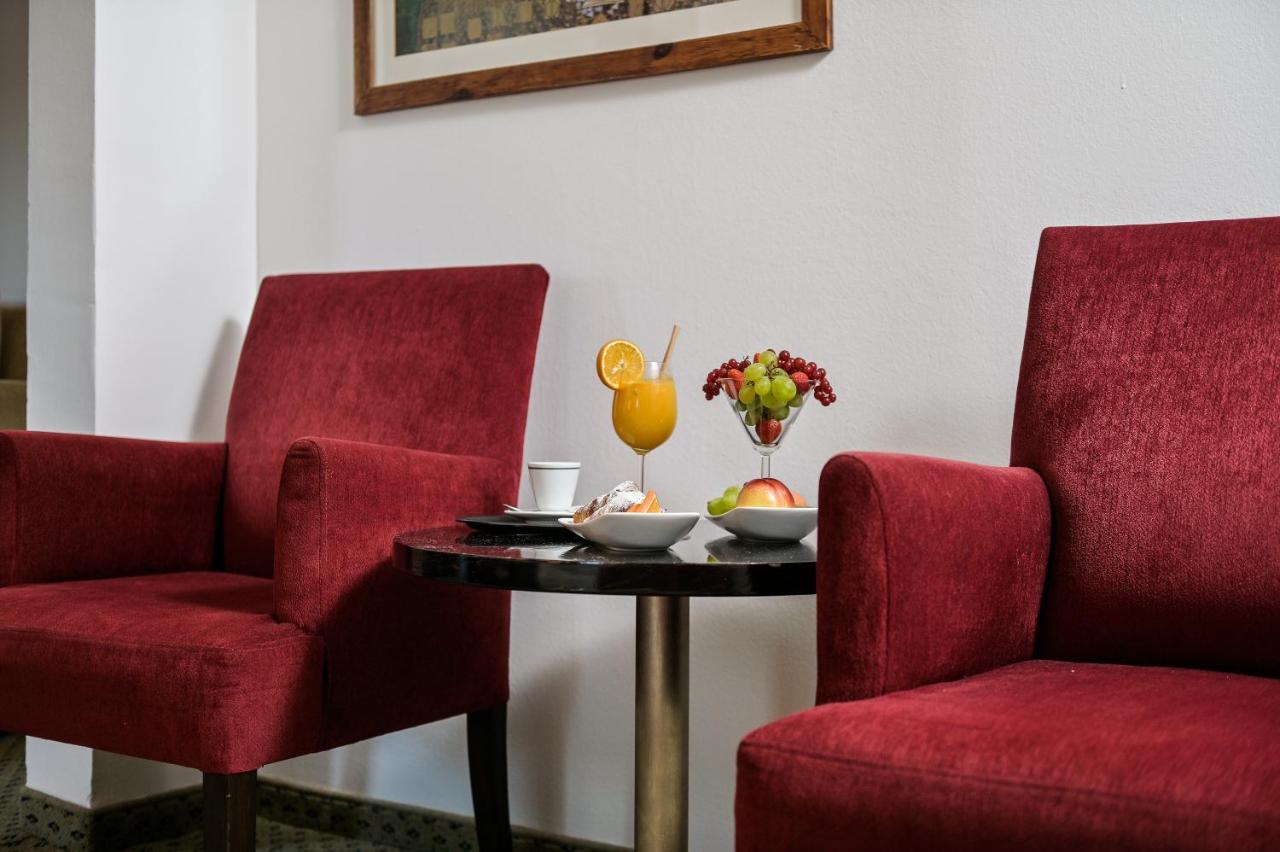 Hotel International ราบ ภายนอก รูปภาพ