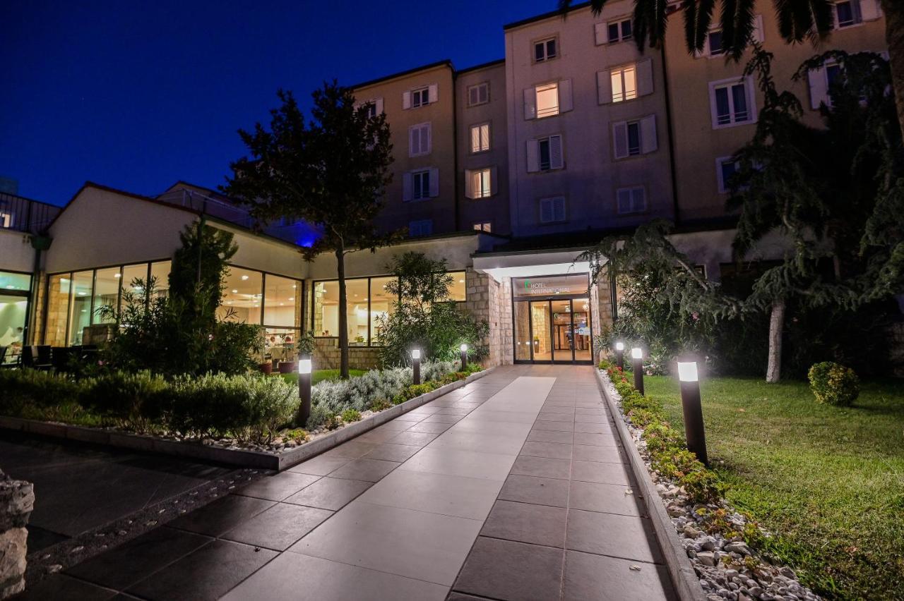 Hotel International ราบ ภายนอก รูปภาพ