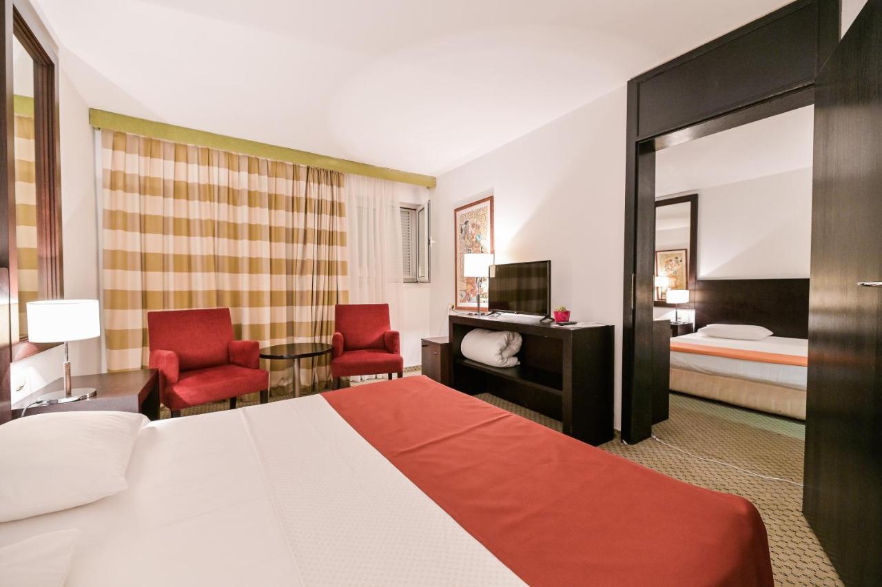 Hotel International ราบ ภายนอก รูปภาพ