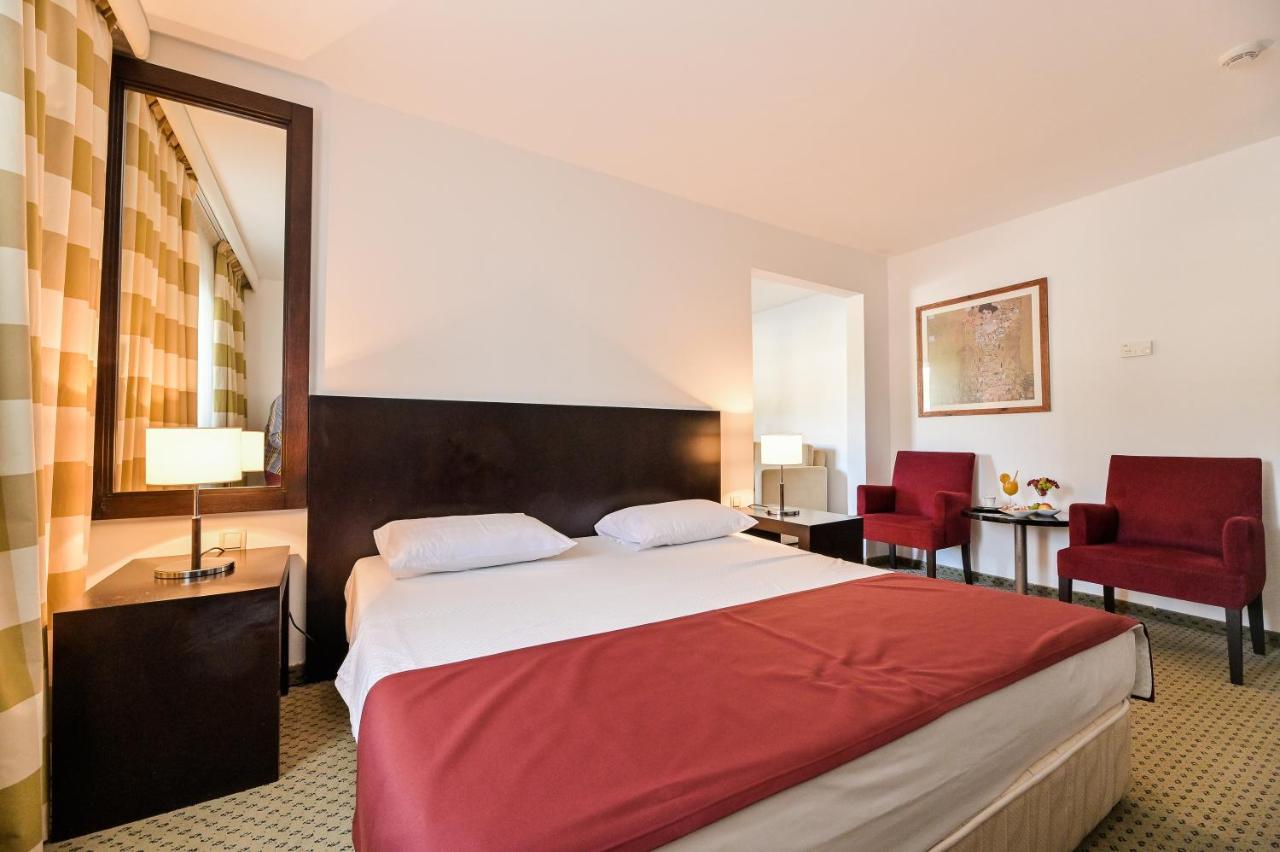 Hotel International ราบ ภายนอก รูปภาพ