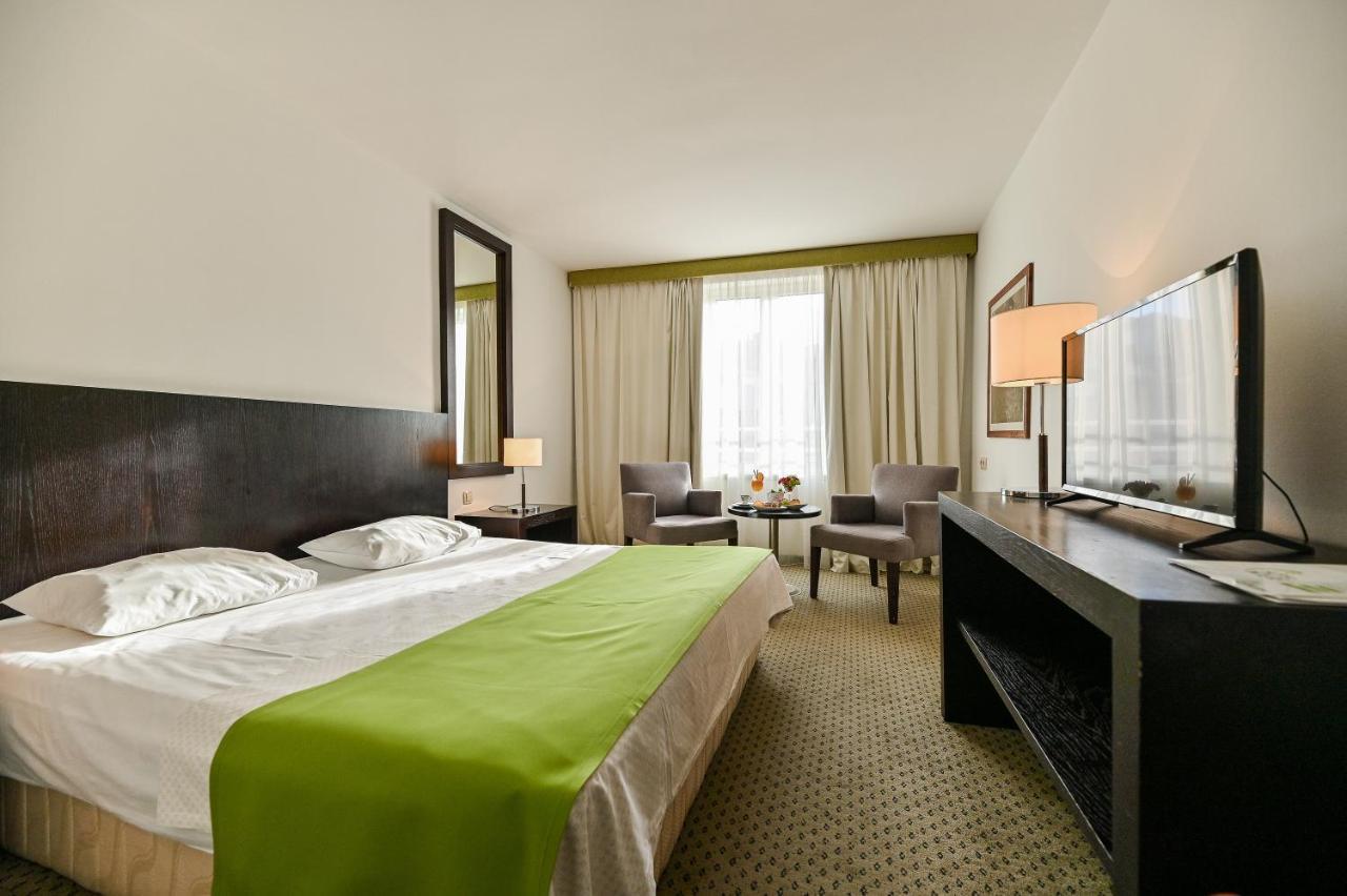 Hotel International ราบ ภายนอก รูปภาพ